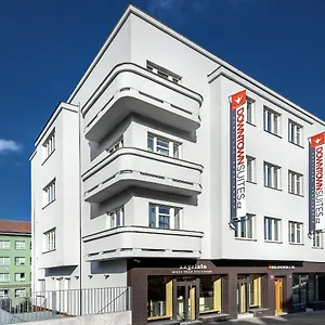 Downtown Belohorska Apartment