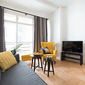 Hanan's Benedikt Apartment