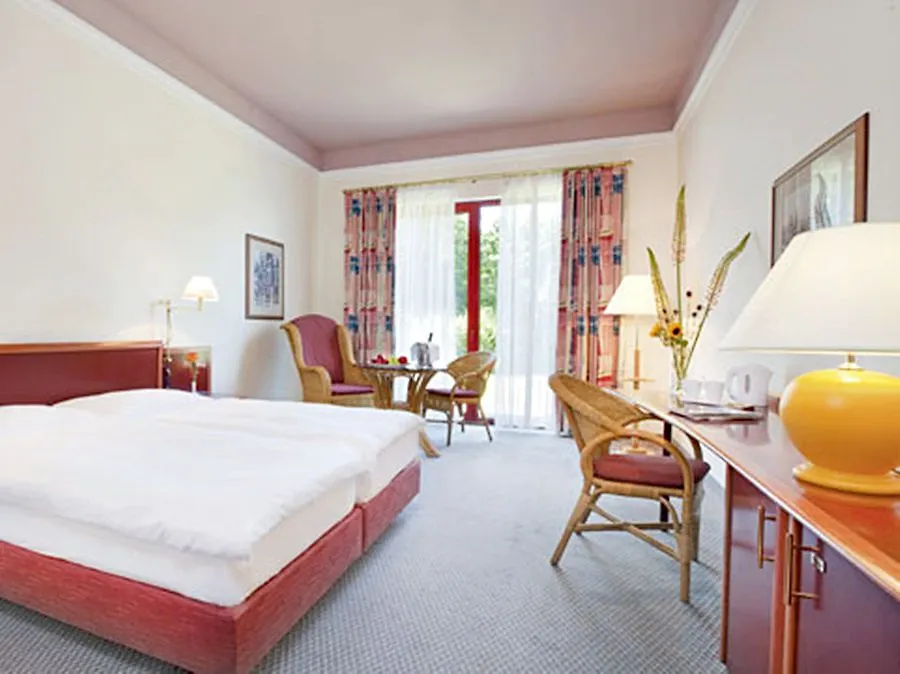Отель Nh Prague City